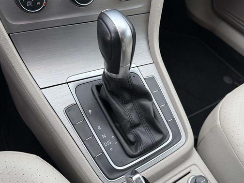 2015 Volkswagen Golf SportWagen S