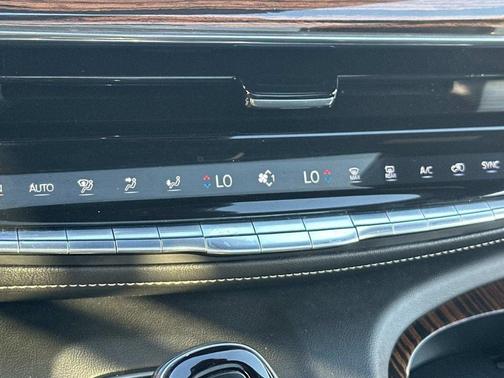 2022 Cadillac Escalade ESV Premium Luxury