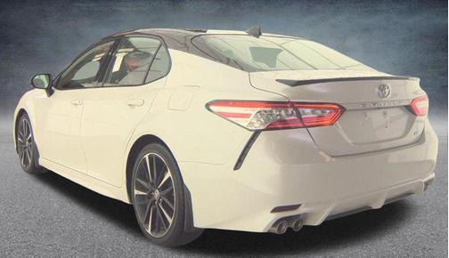 Wind Chill Pearl / Midnight Black Metallic 2020 Toyota Camry XSE