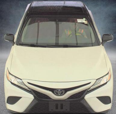 Wind Chill Pearl / Midnight Black Metallic 2020 Toyota Camry XSE