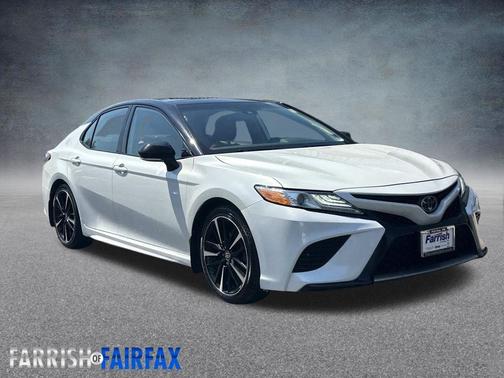 Wind Chill Pearl / Midnight Black Metallic 2020 Toyota Camry XSE