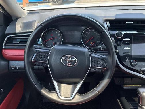 Wind Chill Pearl / Midnight Black Metallic 2020 Toyota Camry XSE