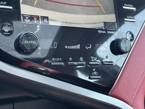 Wind Chill Pearl / Midnight Black Metallic 2020 Toyota Camry XSE