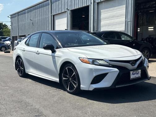 Wind Chill Pearl / Midnight Black Metallic 2020 Toyota Camry XSE