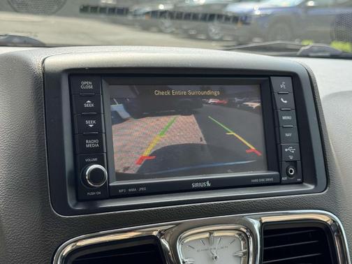 2012 Chrysler Town & Country Touring