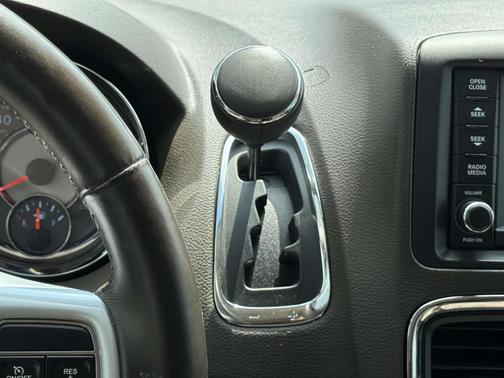 2012 Chrysler Town & Country Touring