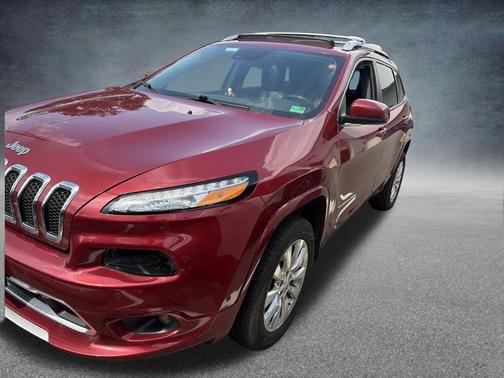 Deep Cherry Red Crystal Pearlcoat 2017 Jeep Cherokee Overland