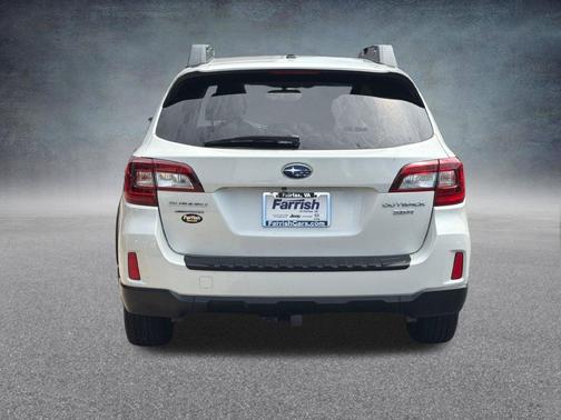 Crystal White Pearl 2015 Subaru Outback 3.6R Limited