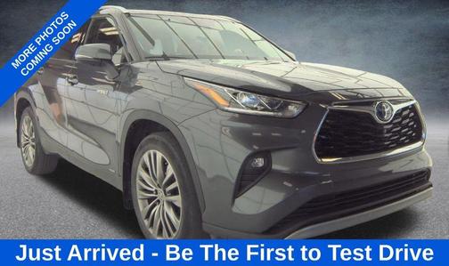 2021 Toyota Highlander Hybrid Platinum