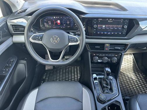 Pure White 2024 Volkswagen Taos 1.5T SEL