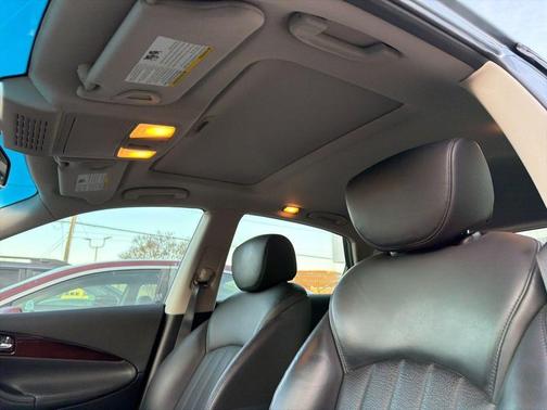 2016 INFINITI QX50 Base