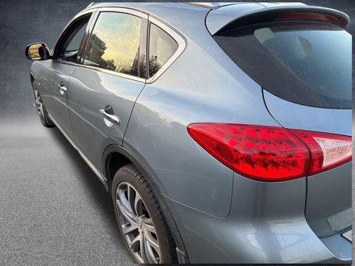 2016 INFINITI QX50 Base