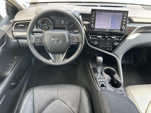Ice 2023 Toyota Camry Hybrid XSE