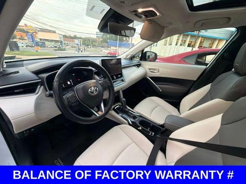 Pearl 2024 Toyota Corolla Cross XLE