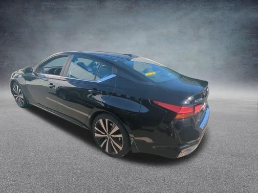 2021 Nissan Altima 2.0 SR
