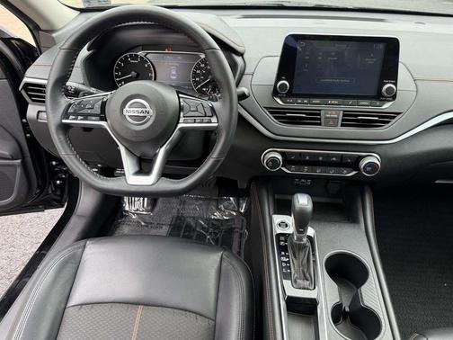 2021 Nissan Altima 2.0 SR