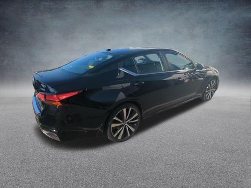 2021 Nissan Altima 2.0 SR