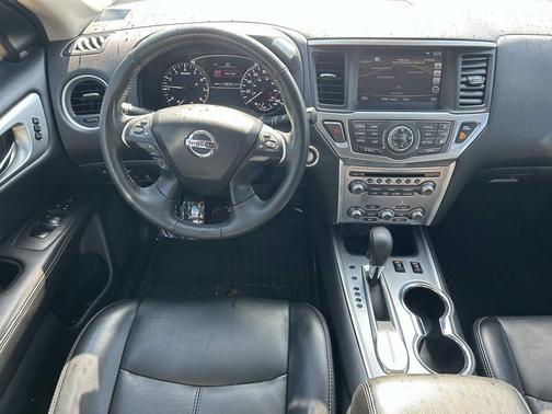 Gun Metallic 2019 Nissan Pathfinder SL