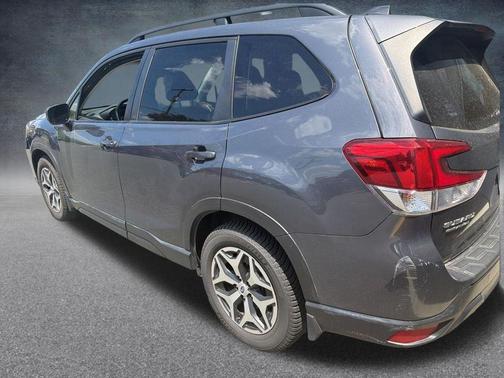 Magnetite Gray Metallic 2021 Subaru Forester Premium