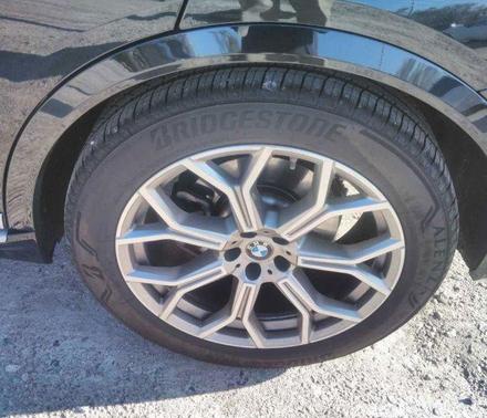 Black Sapphire Metallic 2025 BMW X7 xDrive40i