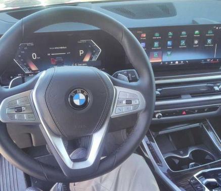 Black Sapphire Metallic 2025 BMW X7 xDrive40i