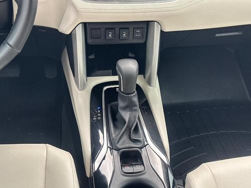 Wind Chill Pearl 2024 Toyota Corolla Cross XLE