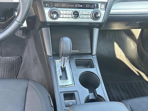 Ice Silver Metallic 2016 Subaru Legacy 2.5i Premium