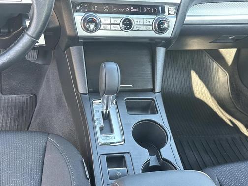 Ice Silver Metallic 2016 Subaru Legacy 2.5i Premium