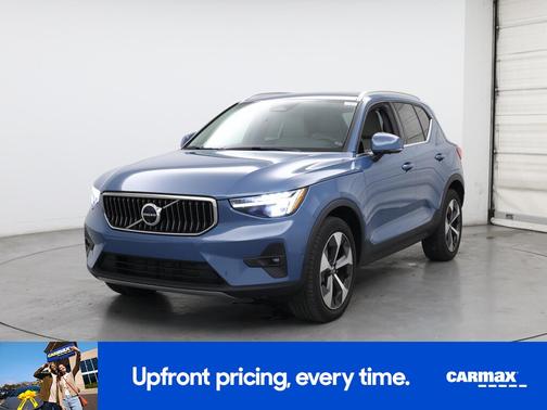 2023 Volvo XC40 B4 Plus Bright Theme