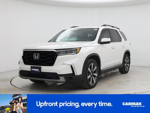 White 2024 Honda Pilot Touring
