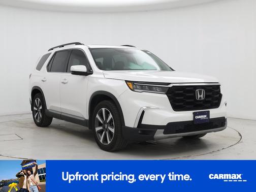 White 2024 Honda Pilot Touring