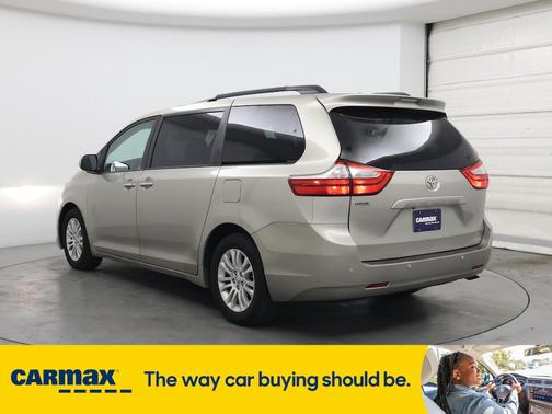 2017 Toyota Sienna XLE