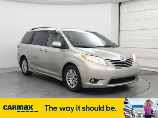 2017 Toyota Sienna XLE
