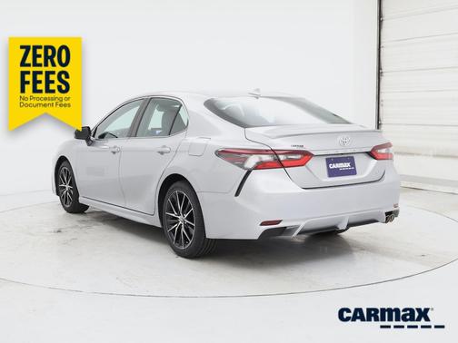 Silver 2024 Toyota Camry SE
