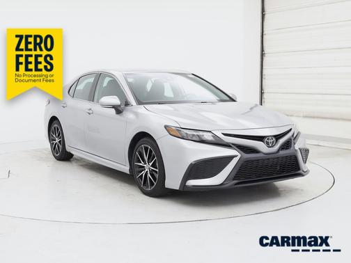 Silver 2024 Toyota Camry SE