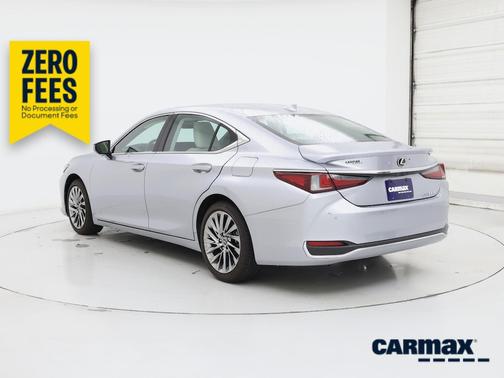 Silver 2025 Lexus ES 300h Luxury