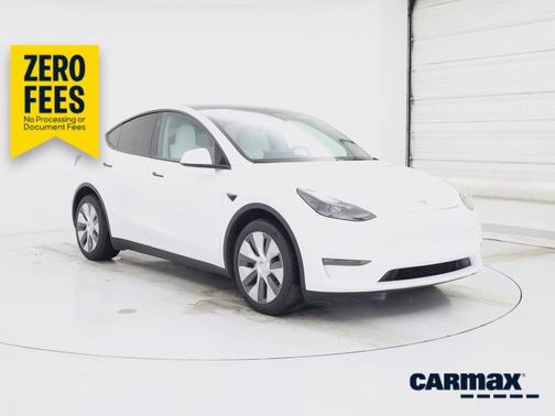 White 2024 Tesla Model Y Long Range