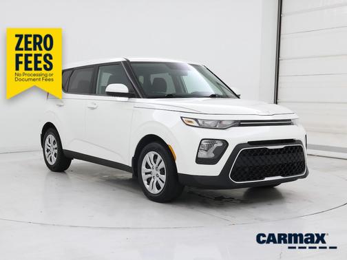 White 2022 Kia Soul LX