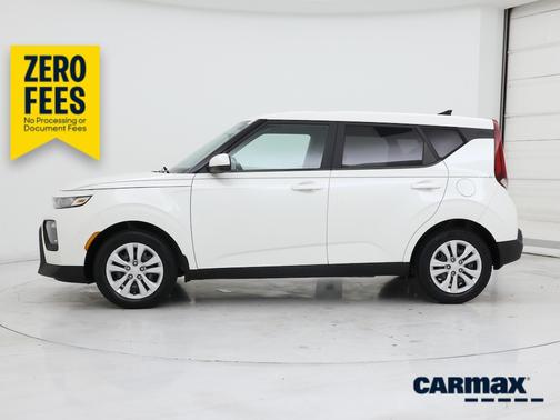 White 2022 Kia Soul LX