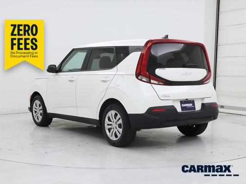 White 2022 Kia Soul LX
