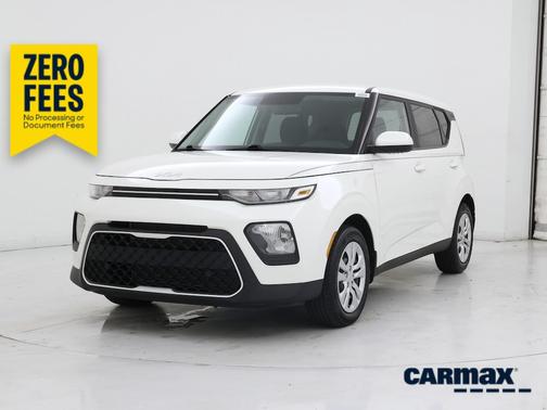 White 2022 Kia Soul LX