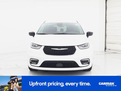 White 2024 Chrysler Pacifica Touring L