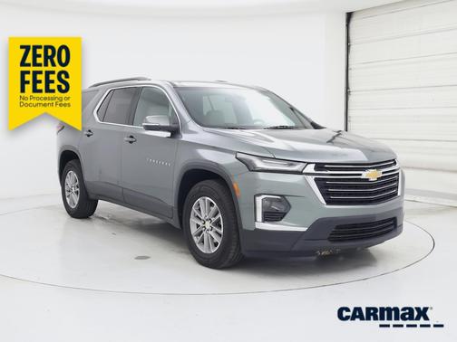 Green 2022 Chevrolet Traverse LT Cloth