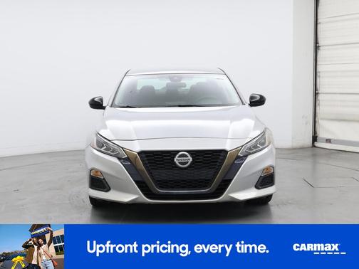 2022 Nissan Altima SR