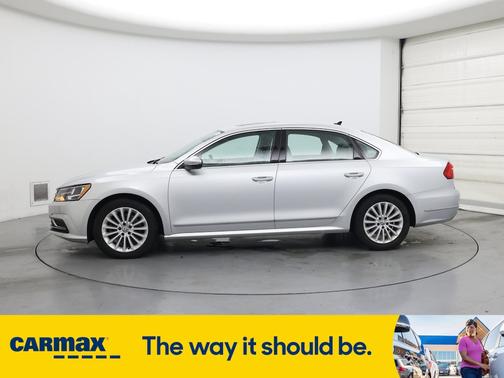 2016 Volkswagen Passat SE