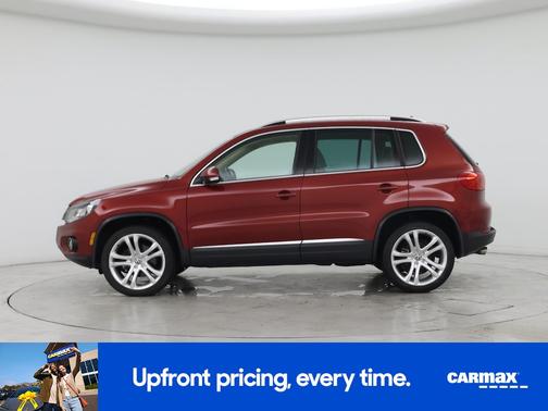 Red 2016 Volkswagen Tiguan SEL