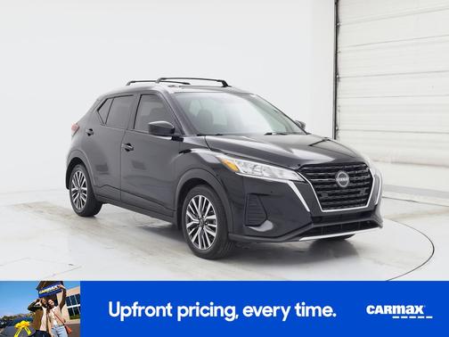 Black 2022 Nissan Kicks SV