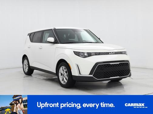 White 2023 Kia Soul LX