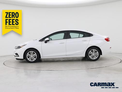 White 2017 Chevrolet Cruze LT