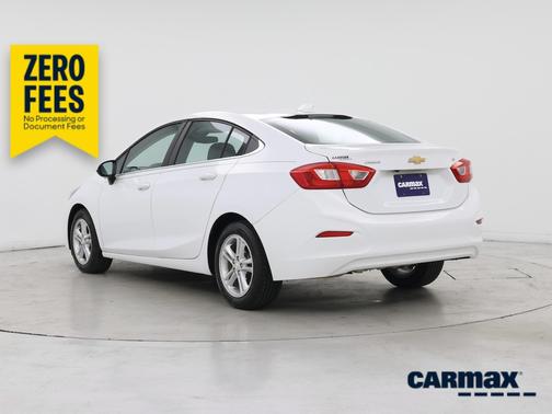 White 2017 Chevrolet Cruze LT